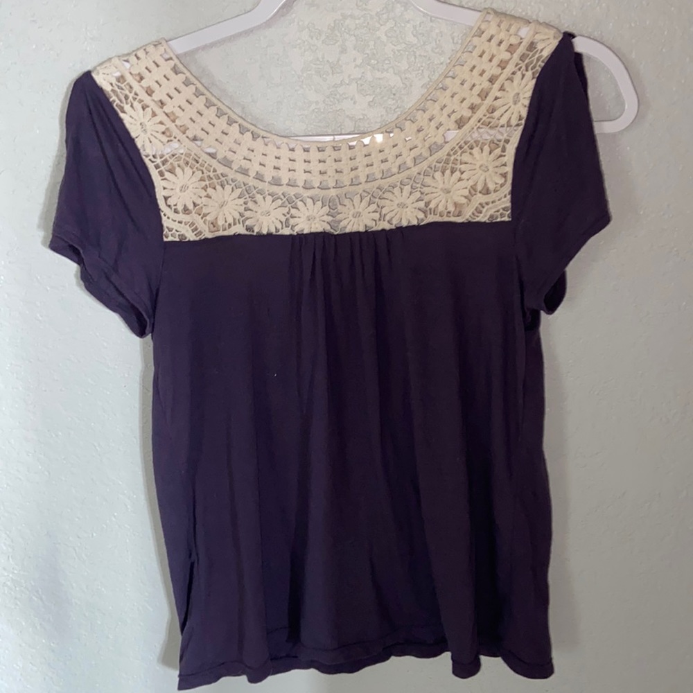 AEO eggplant blouse with crochet detail - Picture 1 of 3